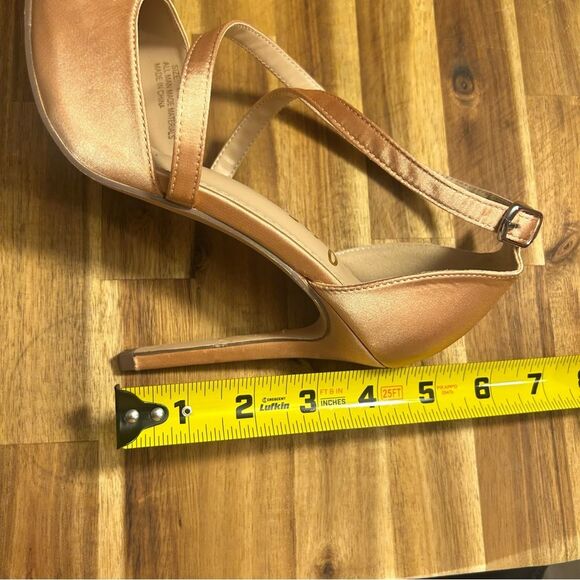 Lulus Freyana Rose Gold Satin Pointed-Toe Pumps Size 6.5 - Picture 4 of 16
